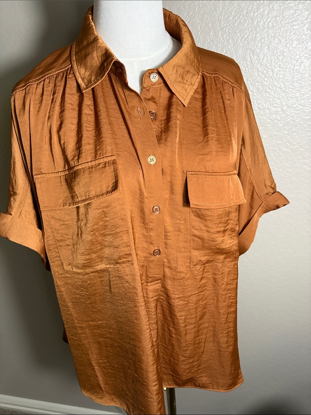 Gibson Latimer Women 's Button-Down Shirt in Rust